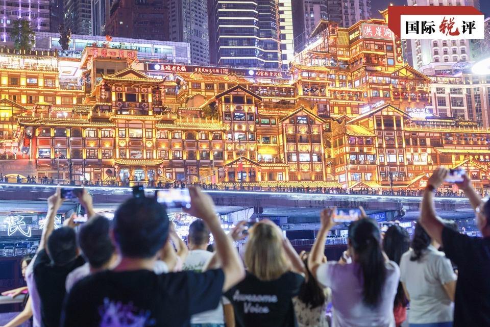 国际锐评丨“乡巴佬”万斯的无知无礼可悲又可怜！