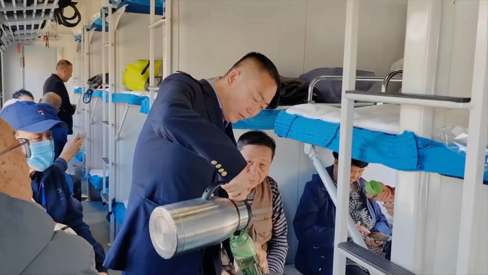 新华视点｜供需两侧精准发力 消费市场亮点频现