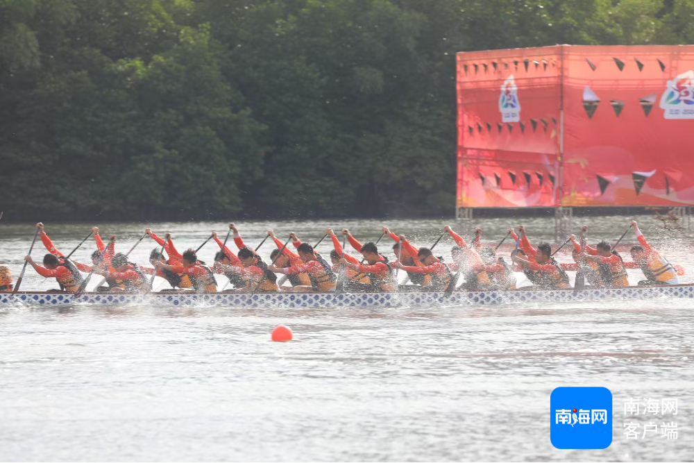第十二届全国少数民族传统体育运动会:龙舟盛景中的文化传承与激情竞渡