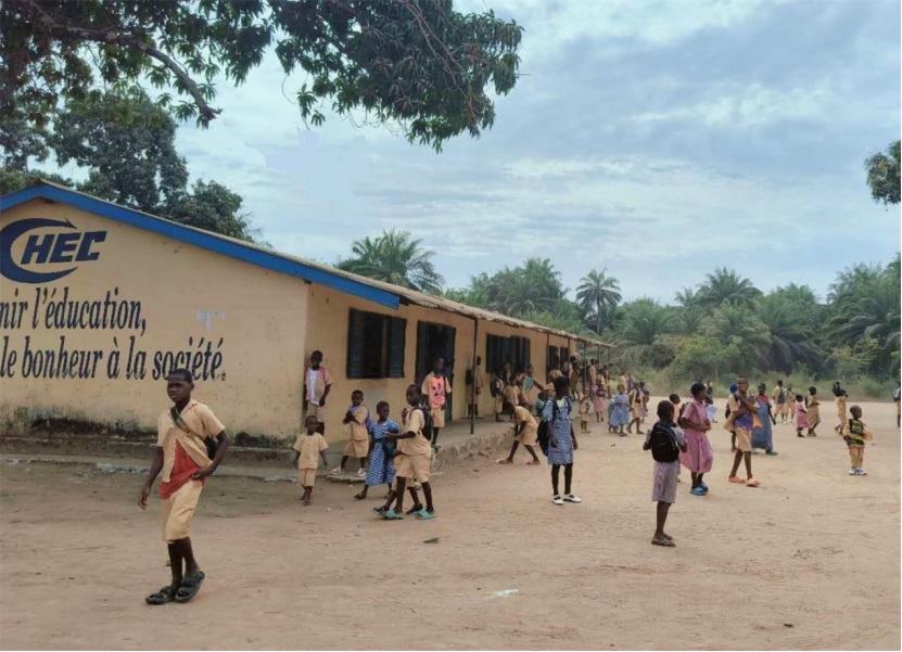A Chinese-Aided School: Forging a Thirteen-Year Bond Between Chinese and Guinean Engineers_fororder_图片12