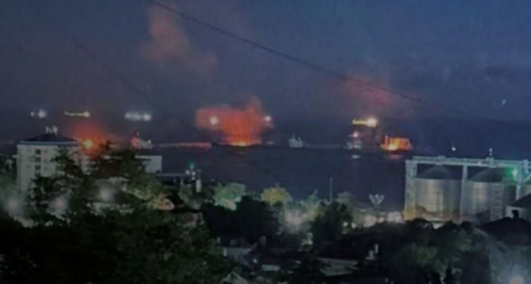 俄黑海港口设施遭袭 乌军证实实施火力打击