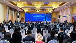 大漠之上 展翅翱翔 阿拉善低空经济开启新篇章