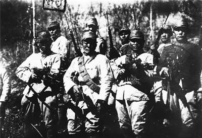 为了民族解放与世界和平