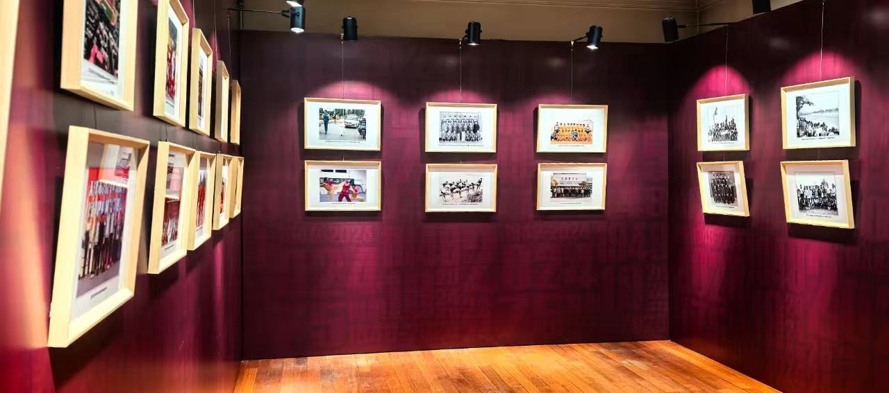 女排精神奏华章I庆祝新中国成立75周年天津体育历史图片书画展开幕