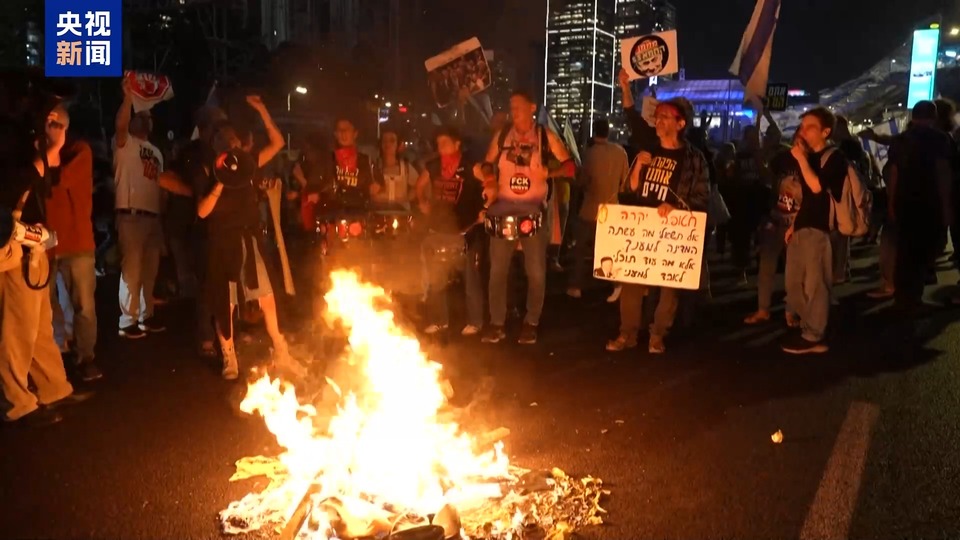 “整个政府都该下台” 以总理解雇国防部长引民众抗议