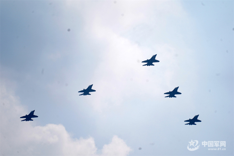 我在阅兵现场｜空中梯队，致敬胜利_fororder_13