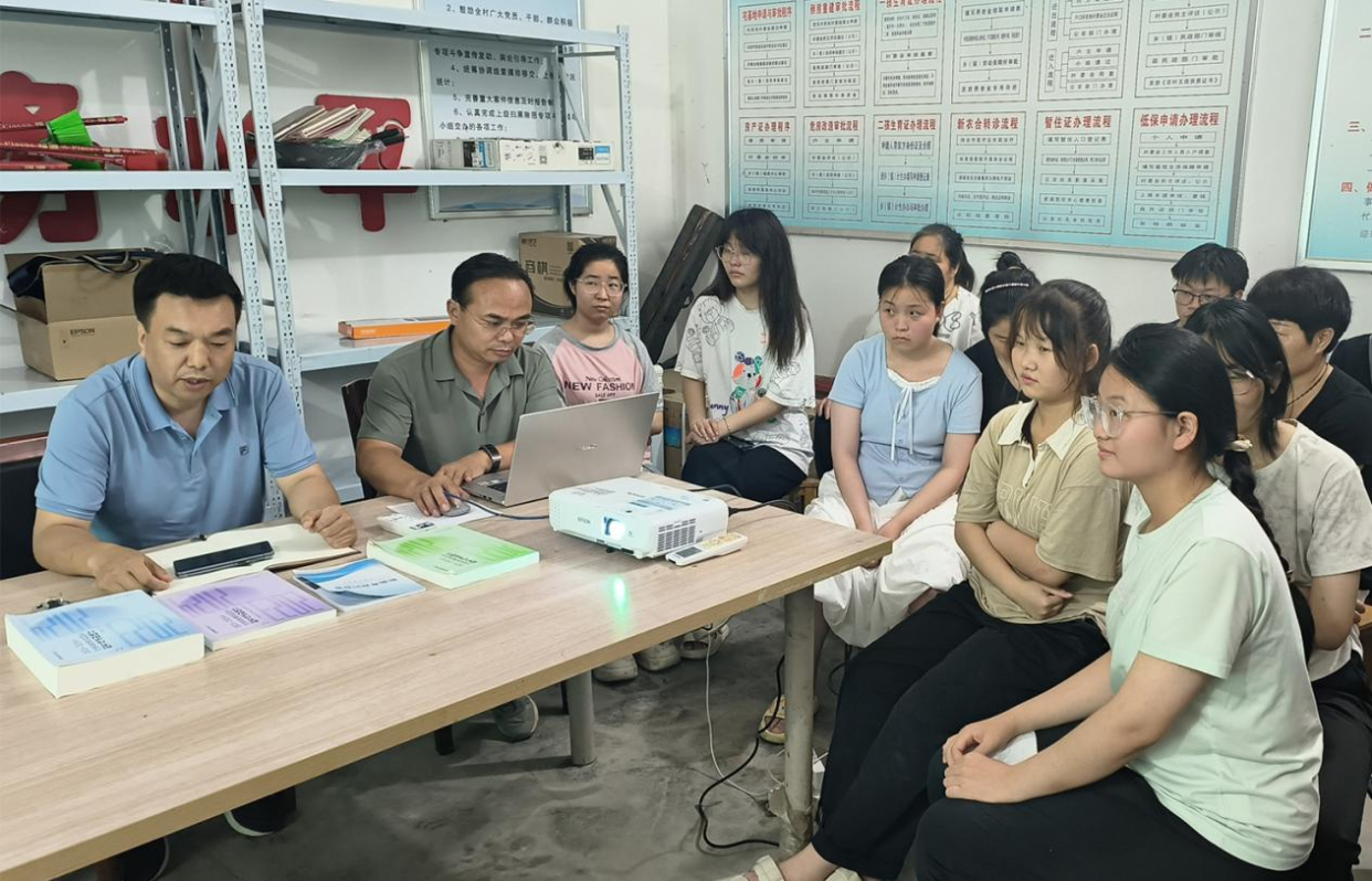 Nanyang, Henan: Free Gaokao Counseling Session Supports Village Students_fororder_图片1