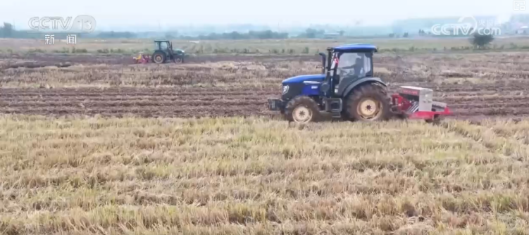 各地精准施策全力以赴高质量播种 “新技术+新设备”让秋冬种更“智慧”