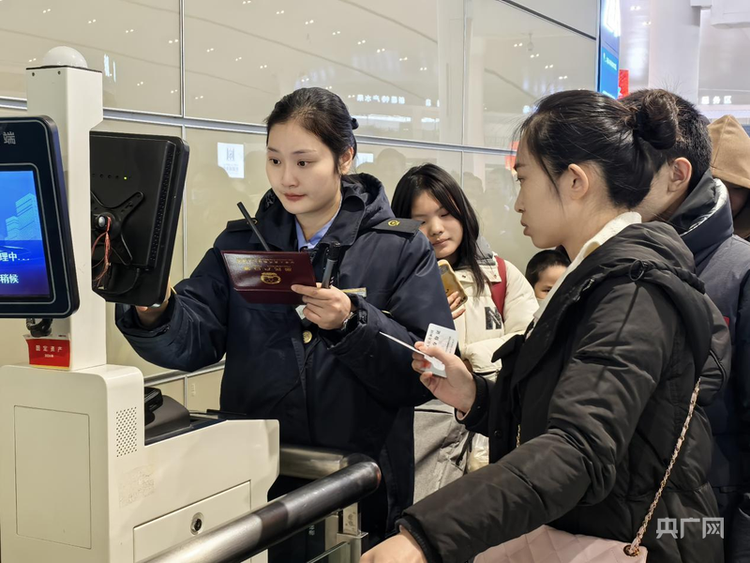 “天山雪莲”客运服务品牌 多措并举提升春运出行体验