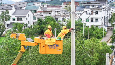 Quzhou, Zhejiang: Live-line Operation Ensures Reliable Power Supply and Smooth Transformer Connection