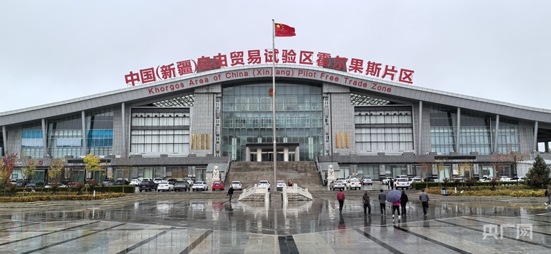 万人说新疆丨五湖四海聚新疆 看蓬勃发展“新”魅力