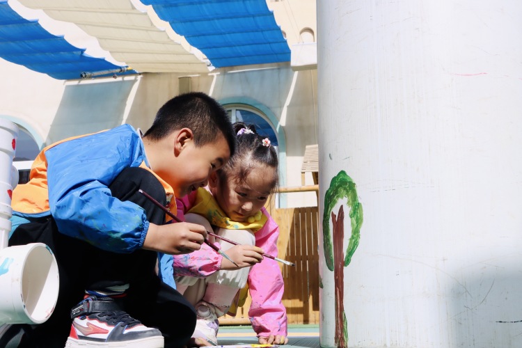 甘州：多彩户外活动点亮幼儿成长之光_fororder_甘州区第五幼儿园户外活动