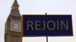 英国重回欧盟学生交流项目 显示“脱欧”后关系改善迹象