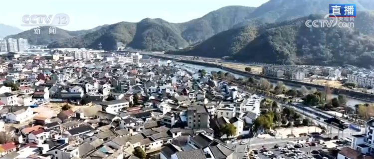 新年伊始消费升温年货市集火热 “顶流”美食满足味蕾活跃经济