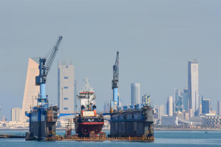 科威特重要港口遭无人机和巡航导弹袭击