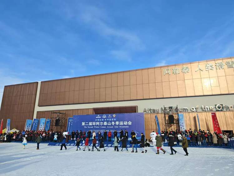 当中国冰雪旅游“两极” 牵手  会擦出怎样的火花