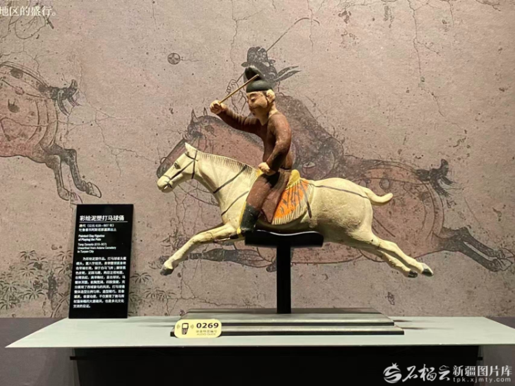 千年马蹄印 丝路记忆深——探访新疆各地博物馆的“马界明星”