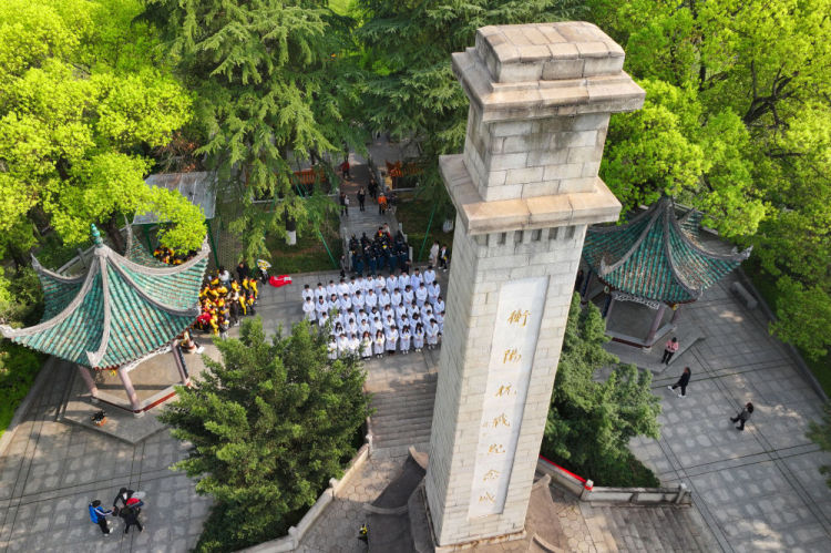 清明祭扫缅怀革命先烈