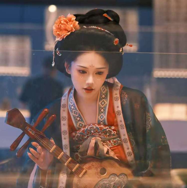青春不打烊丨在热爱的汉服沃土中 “两朵小花”正尽情绽放