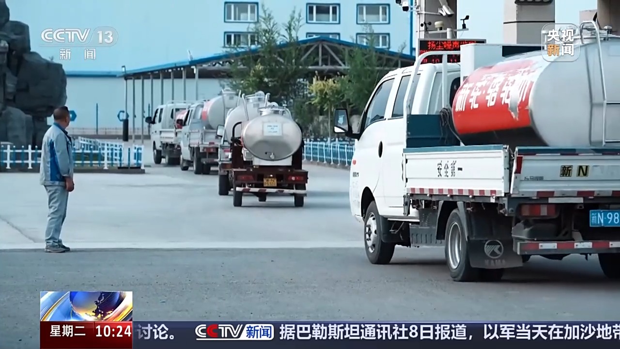 砥砺奋进七十载 天山南北谱华章丨从沙漠之舟到产业之舟 新疆骆驼产业用上智能化生产线