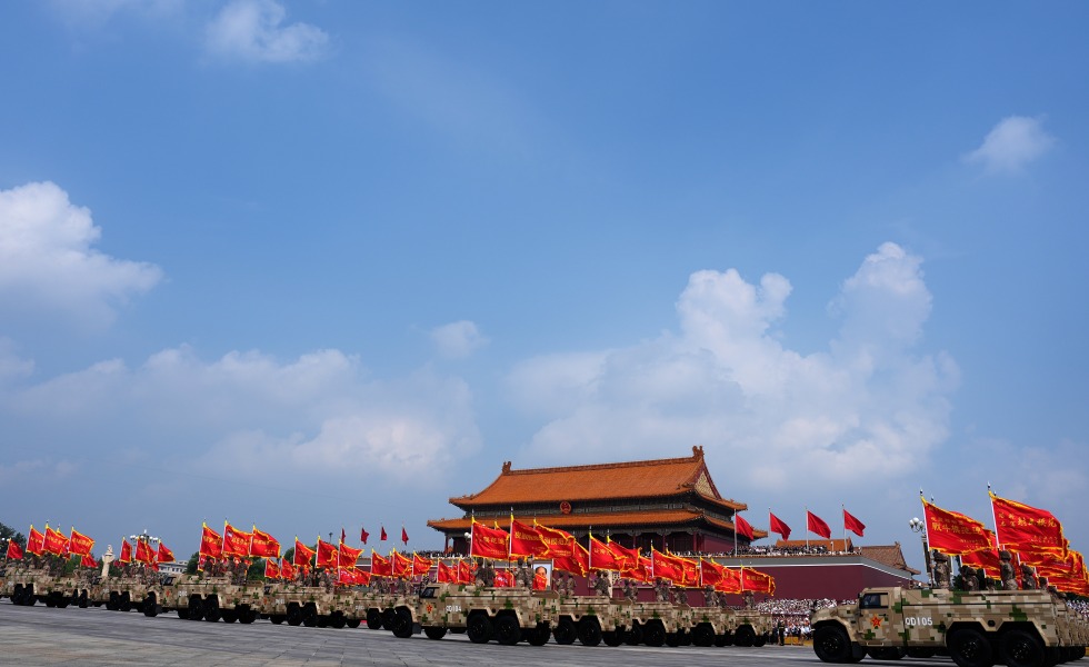 80面英雄的旗帜承载历史荣光浩荡而来_fororder_纪念抗战胜利80周年｜纪念中国人民抗日战争暨世界反法西斯战争胜利80周年大会在京举行XxjpsgC000905_20250903_PEPFN0A001.JPG