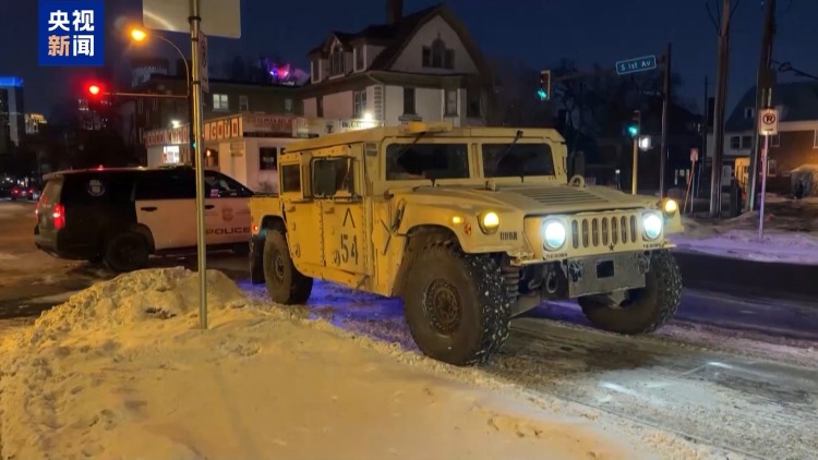 视频丨两条人命激化对立 移民执法行动再度撕裂美国