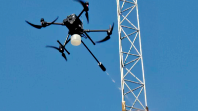 State Grid Suixian Power Supply Company Deploys Flamethrower Drone to Remove Wasp Nest