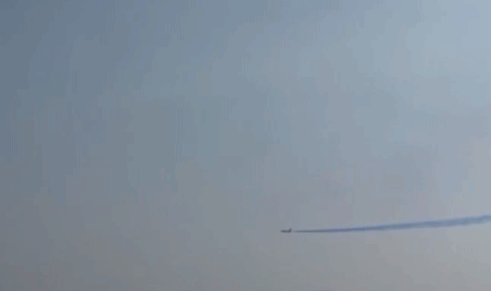 率先登场！空军“八一”飞行表演队上演空中大片