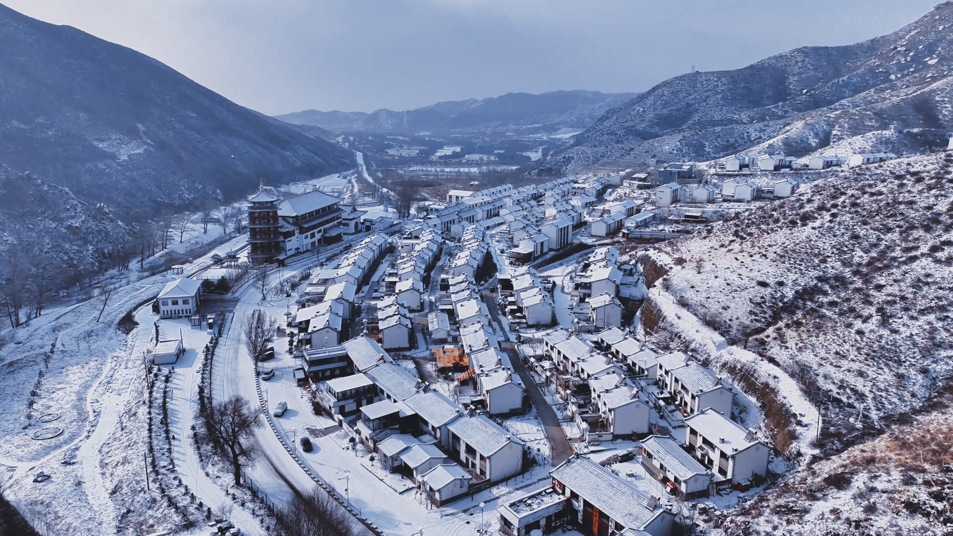 冬日北疆画卷：大青山下的敕勒川草原
