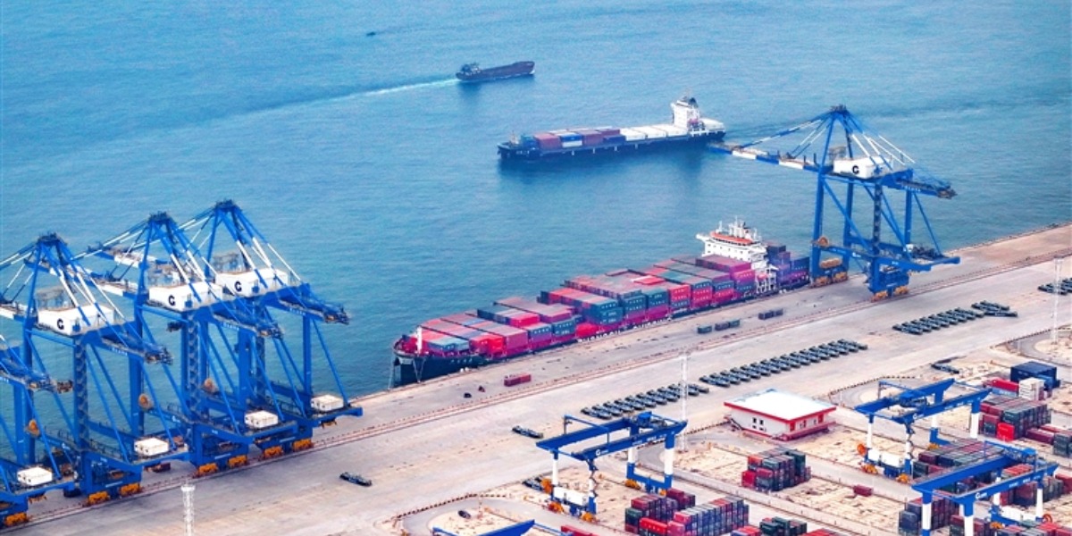 陆海联动共绘“一带一路”新图景