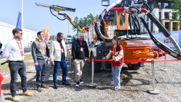 第三届湖南省先进制造新材料博览会在娄底开幕