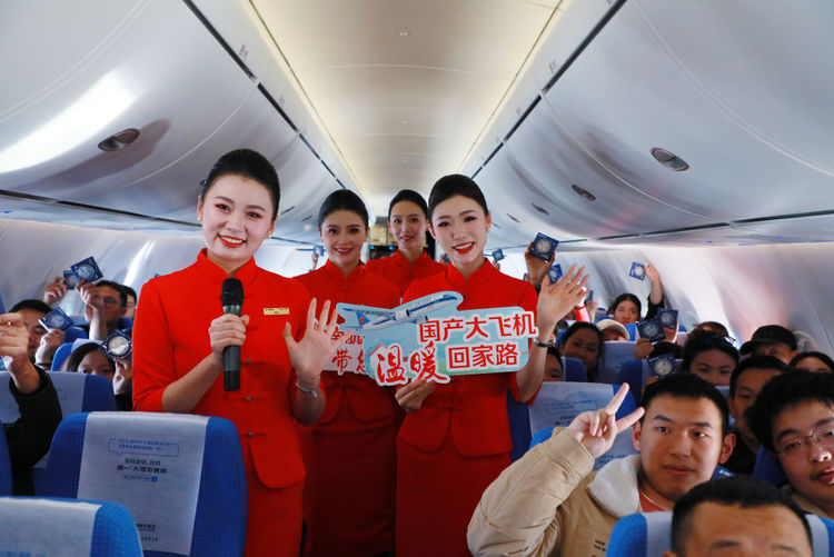 春运“三变”:无纸化进站、摩托大军“退场”、C919上岗