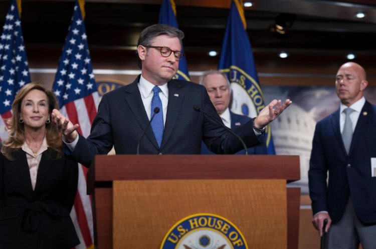 闪评 | 美国国会“先开战后补票”搞形式主义 总统战争权还能限住吗？