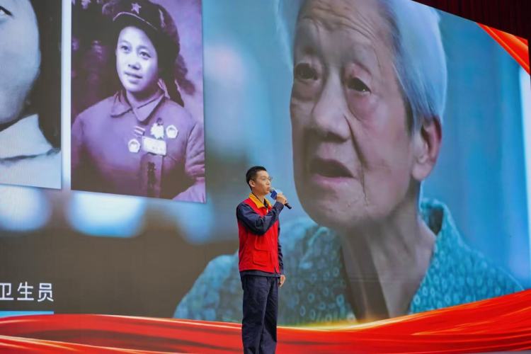 青春华章｜这堂思政课点亮三束光，照亮青年强国路