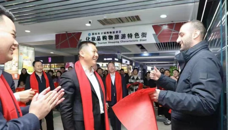 For Over a Decade, Foreign Entrepreneur Ali Has Called Zhejiang His Home_fororder_1