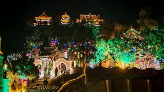 天水秦安：灯耀凤山 韵传民俗