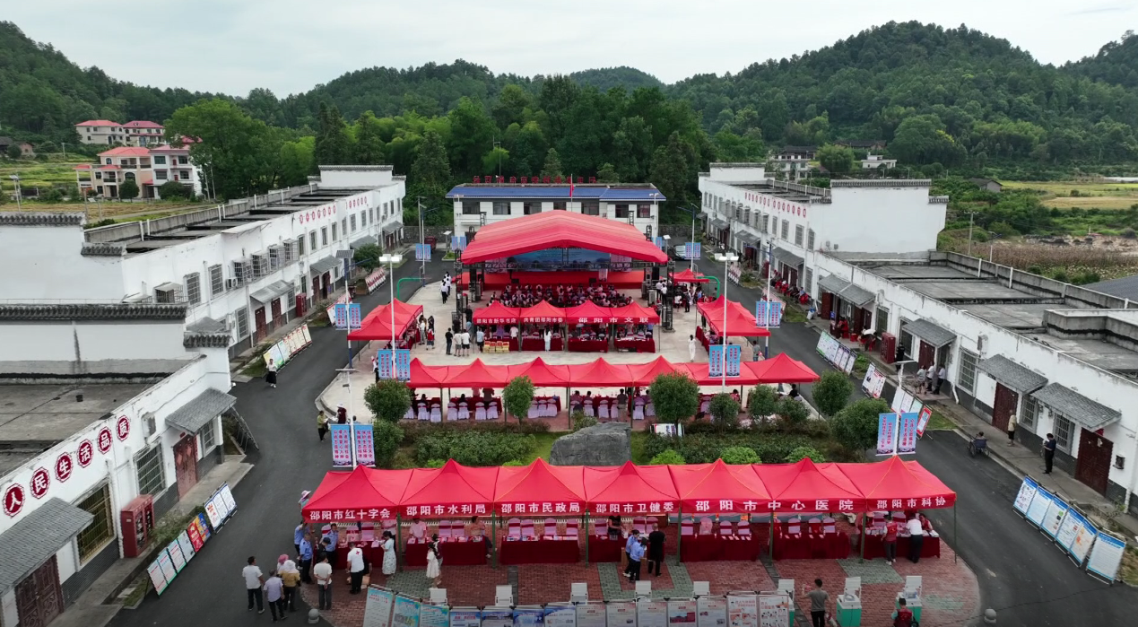 家门口的“民生盛宴”！湖南邵阳24部门携“干货”走进新宁万塘乡_fororder_1