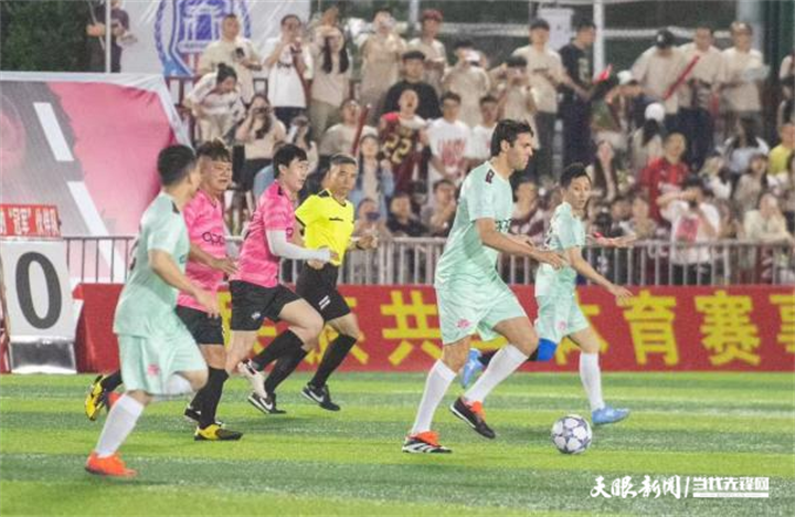 村超的“国际朋友圈”藏着多少层打开方式？