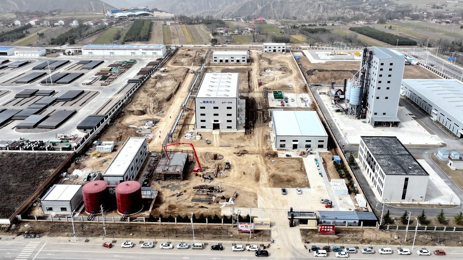庆阳：项目建设量质齐升 市属省列项目完成投资额甘肃第一_fororder_甘肃润庆精细化工项目建设稳步推进。吴跃茗.JPG