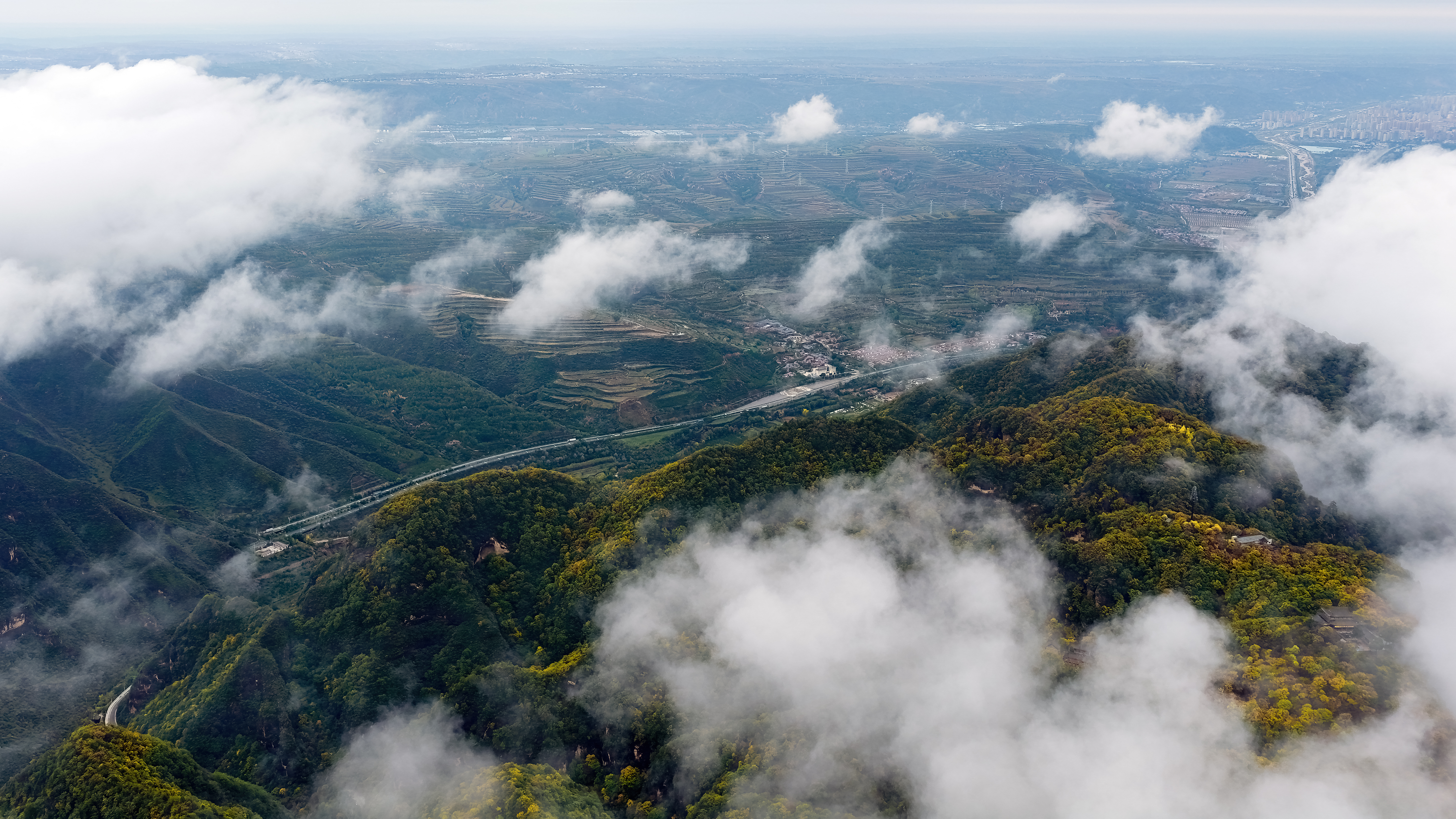 雾锁崆峒山 云海映古刹 陇东胜境崆峒山现 “仙山琼阁” 奇观_fororder_HYPERLAPSE_0052A
