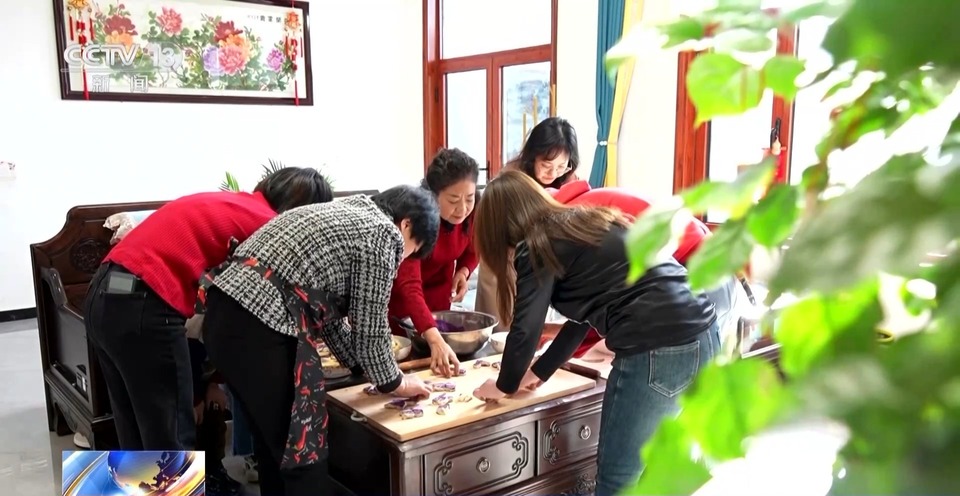 美味诱人 幸福满屋 特色小吃“炸花花”满满好寓意