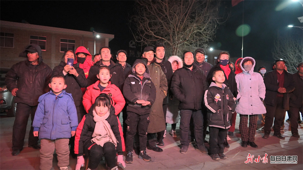 庆阳西峰皮影跃动 奏响新春序曲