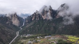 湖南张家界：山乡春色画卷