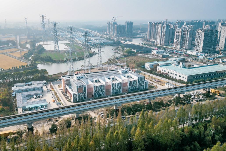 220kV Lvzhou Substation in Shanghai Implemented, Innovatively Integrating Photovoltaic Panels onto the Substation Roof