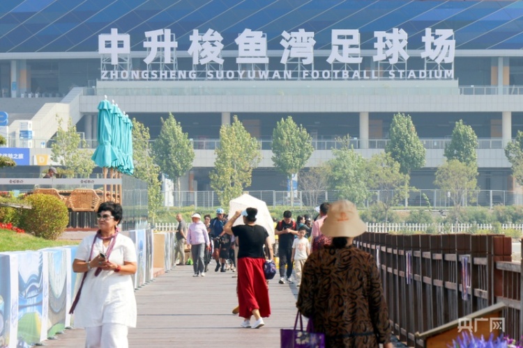 行进的海岸线 | 一条海岸线 带火一座城