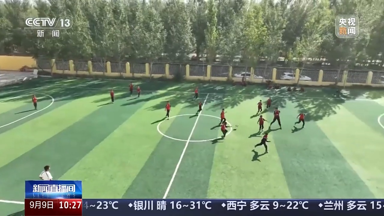 砥砺奋进七十载 天山南北谱华章丨从沙漠之舟到产业之舟 新疆骆驼产业用上智能化生产线