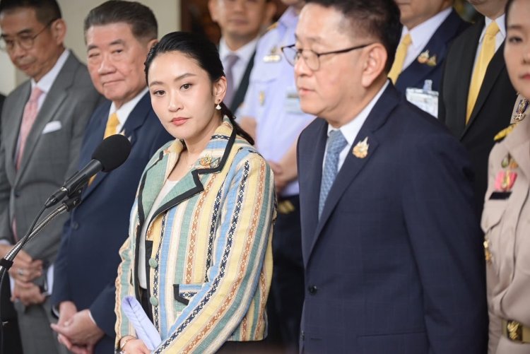 泰国国家反腐败委员会将对佩通坦争议通话展开调查