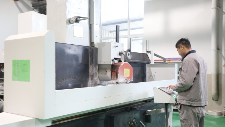 新春走基层 | 从“看不懂图纸”到全球订单纷至沓来 小小陶瓷背后的创新故事