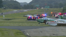 美国一小飞机与警用直升机相撞 致1人死亡