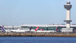 视频丨美多座机场因人员短缺出现长时间延误_fororder_企业微信截图_20251109135505